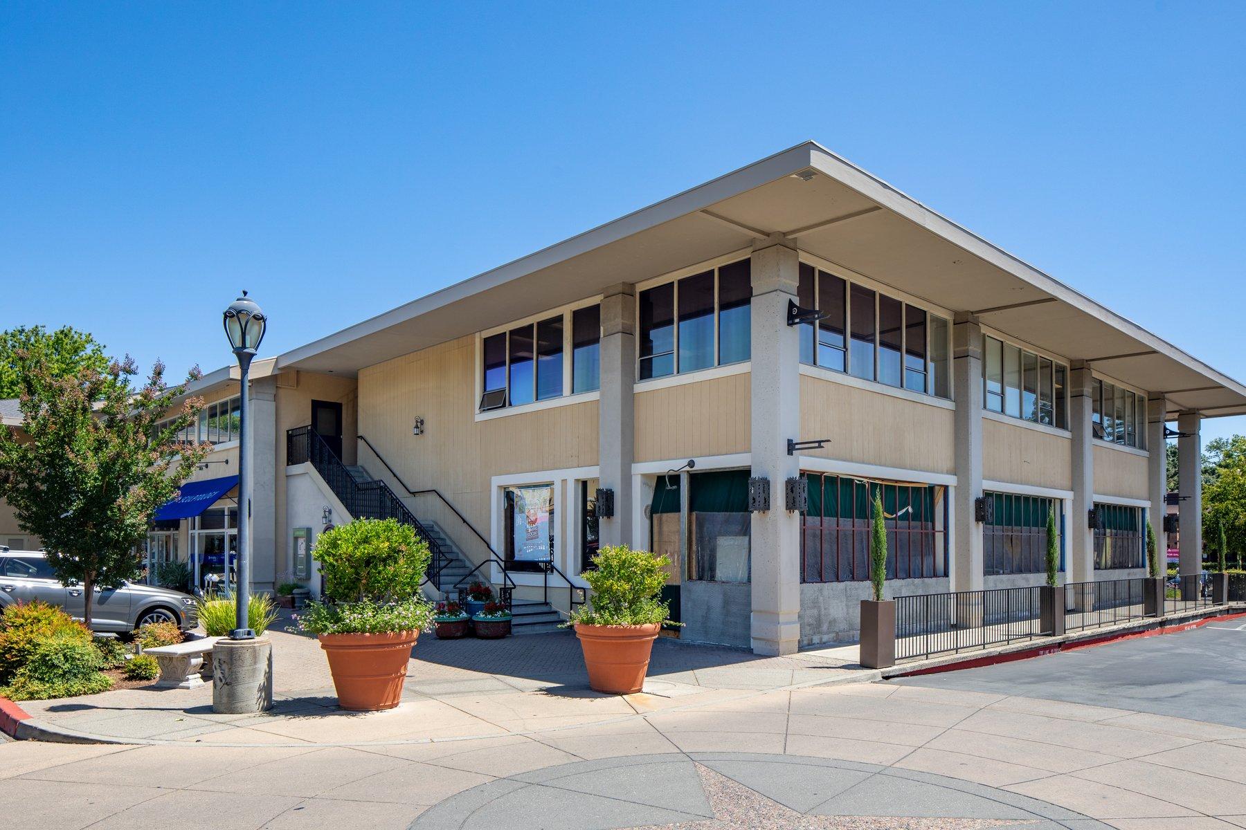 La Fiesta Square - Photo 2