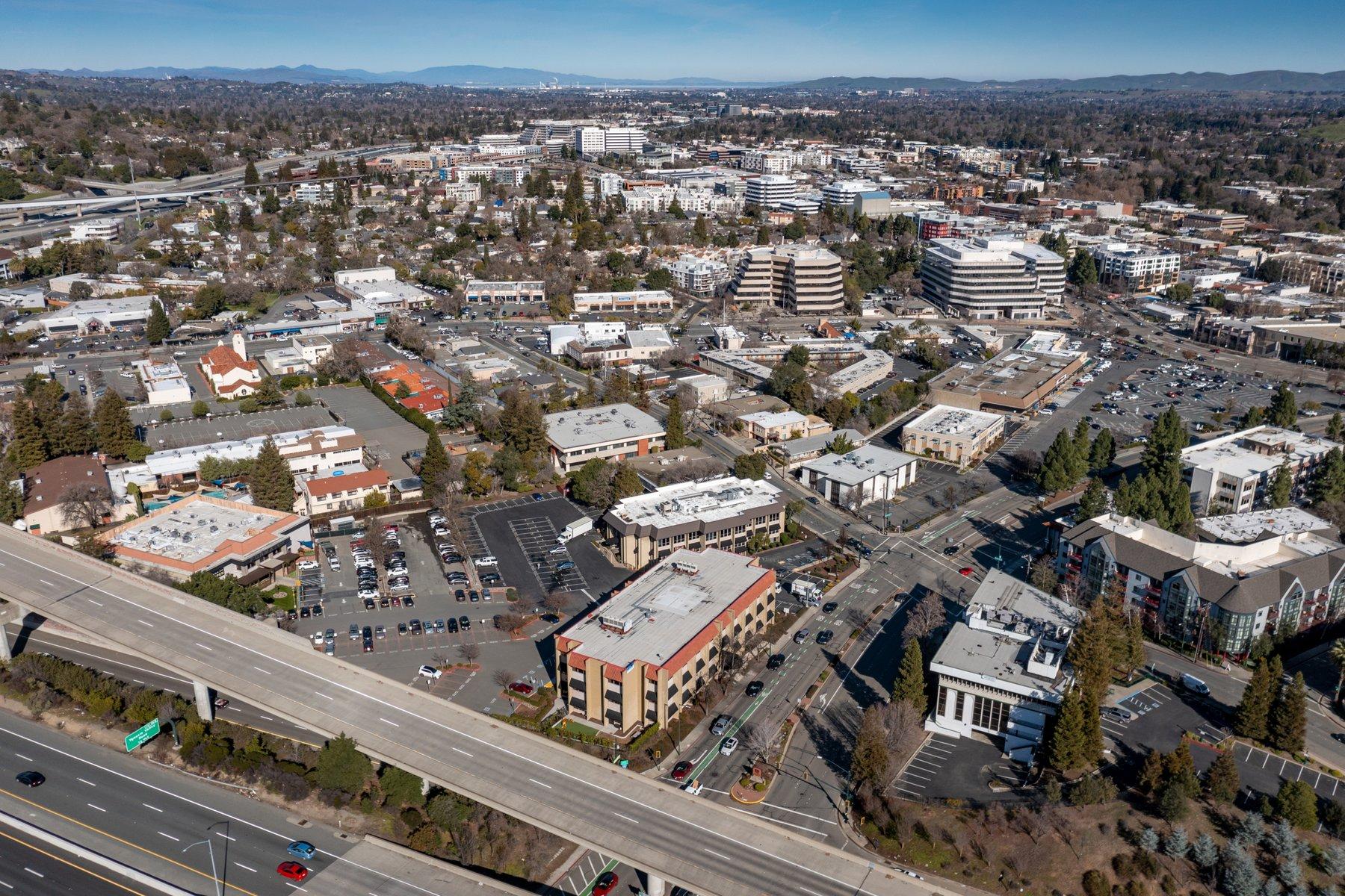 Olympic Plaza II - Photo 6