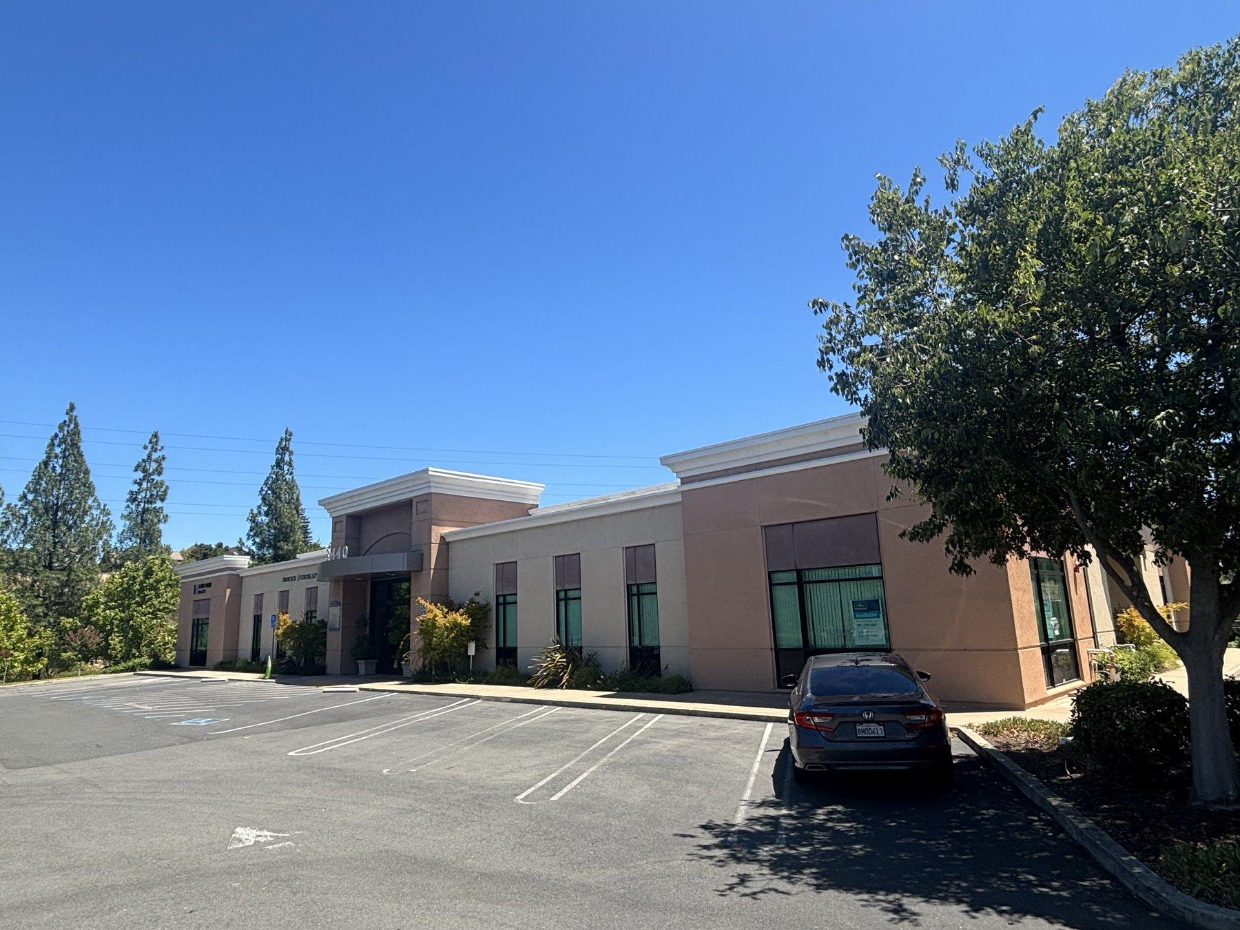 Image of 3440 Hillcrest Avenue