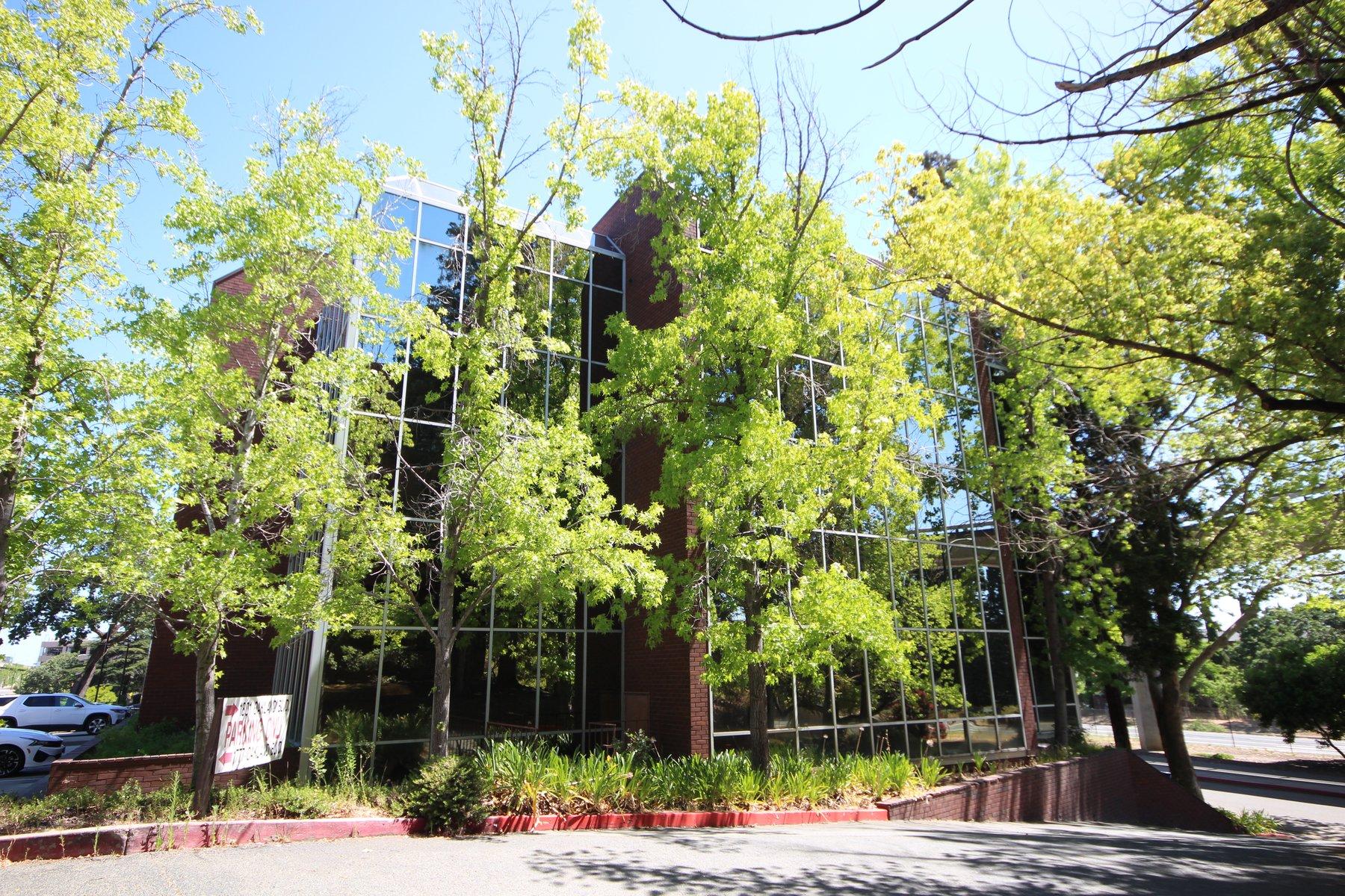 1801 Oakland Boulevard - Photo 3